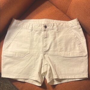 Y2K White Jean Shorts Liz Claiborne Size 10 | 5 inch inseam